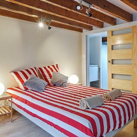 Apartament Le Saint Pierre, Atypique Au Coeur Du Centre Ville Caen Zewnętrze zdjęcie