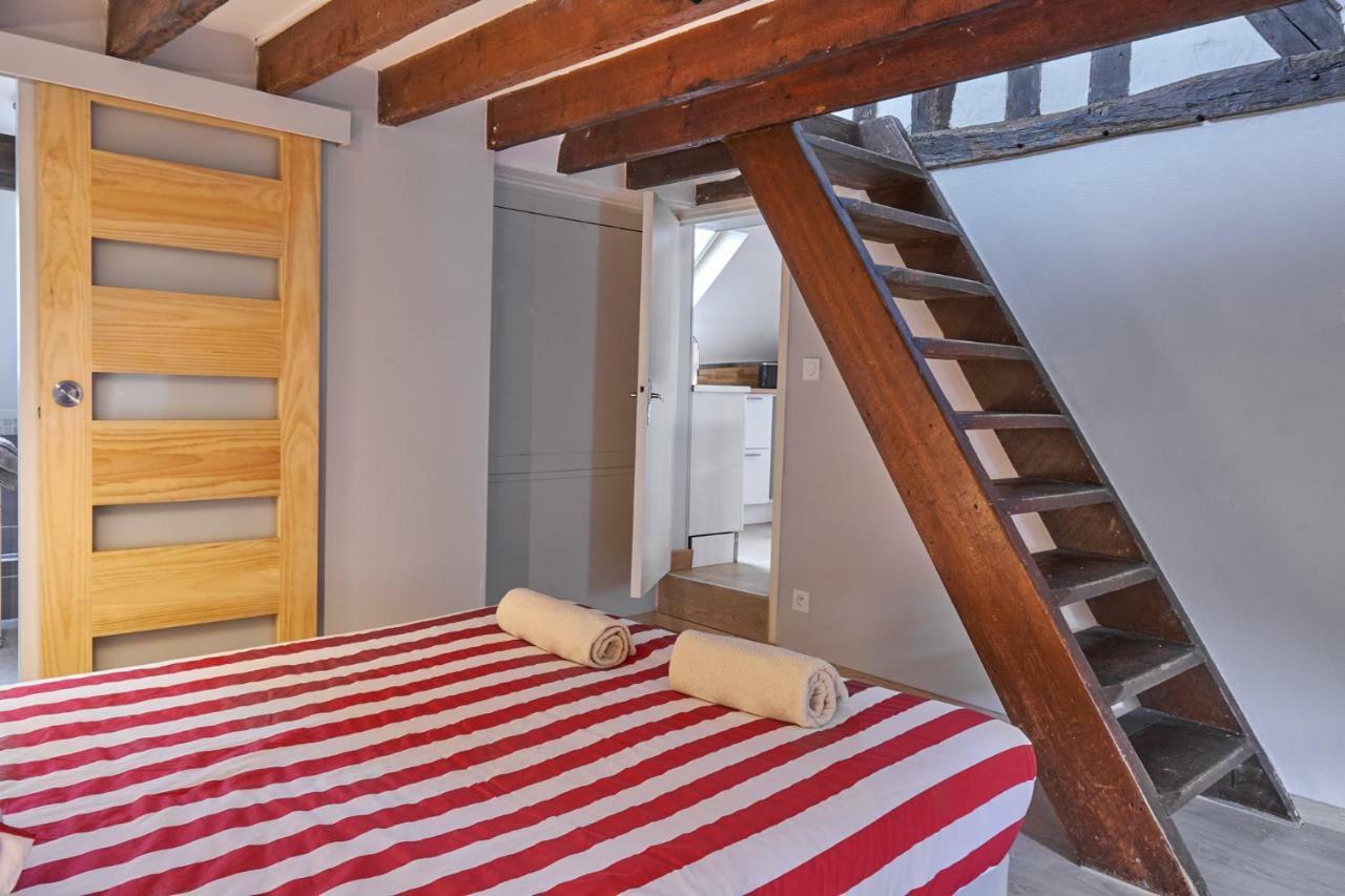 Apartament Le Saint Pierre, Atypique Au Coeur Du Centre Ville Caen Zewnętrze zdjęcie